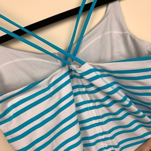 Lululemon Free to Be Tank Size 6 - Picture 5 of 6